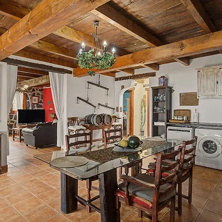 Casa Tabobo 2 Bedroom Rural House * Tías