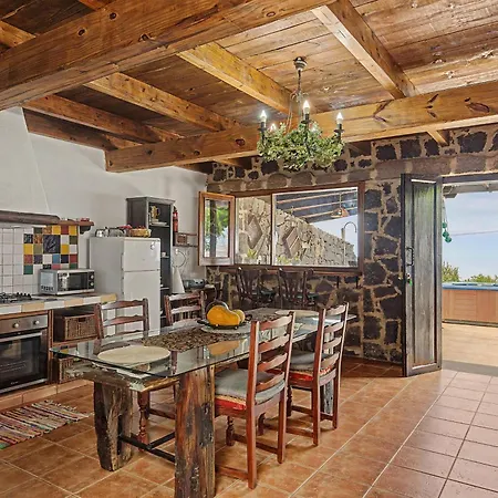 Casa Tabobo 2 Bedroom Rural House *