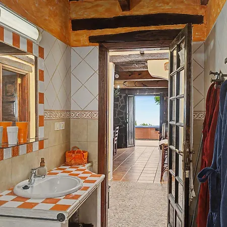 Casa Tabobo 2 Bedroom Rural House * Tías